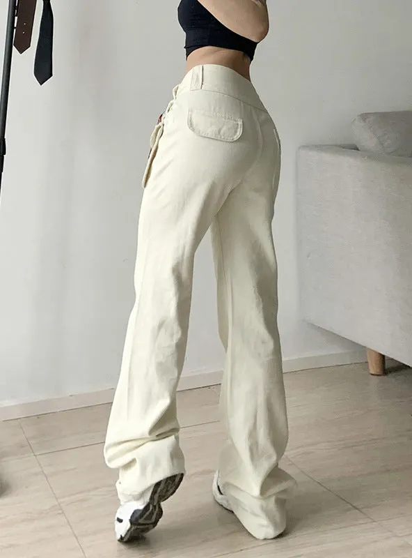 Light-colored straight pockets jeans pants