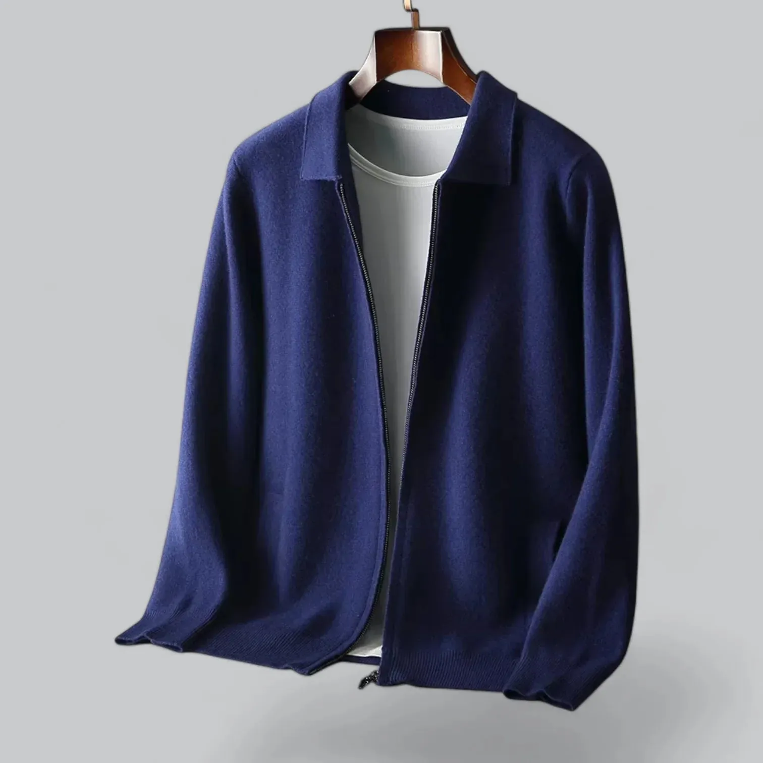 Minimalist Men's Jacket with Smooth Zipper Design