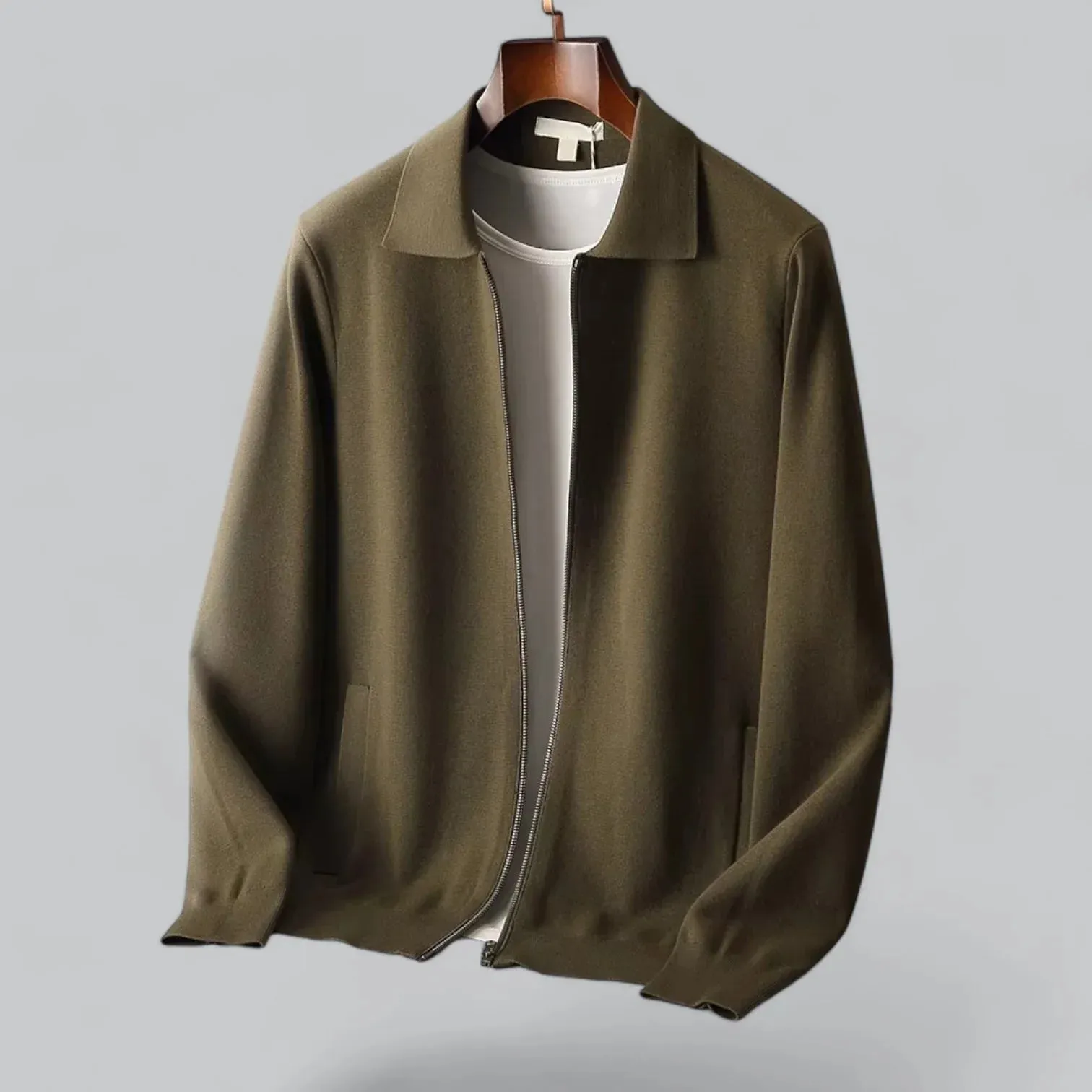 Minimalist Men's Jacket with Smooth Zipper Design